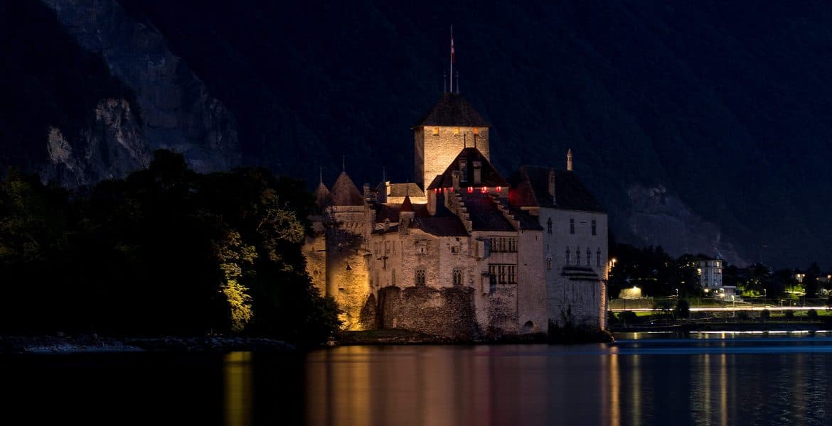 Torri medievali e cortile del Castello di Chillon